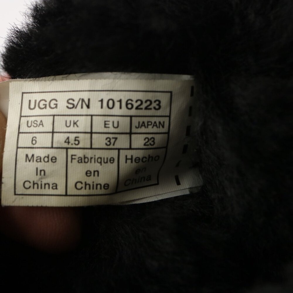 UGG Womens Classic Short II Boot Size 6 Black Suede Sherpa Pull On Shearling - Picture 11 of 14